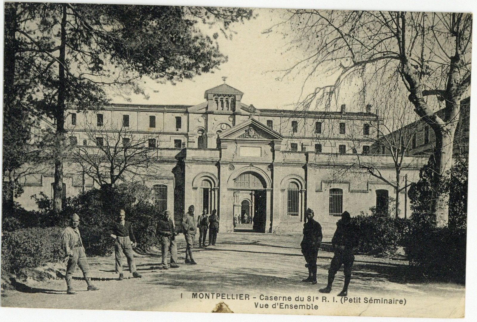Caserne du 81e R.I. (Petit Séminaire) Vue d'ensemble