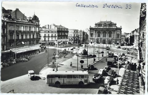 Hérault La Grande Place de la Comédie