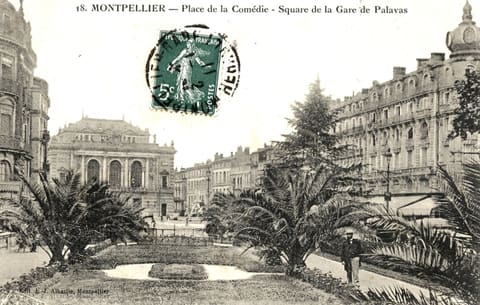 Place de la Comédie-Square de la Gare de Palavas