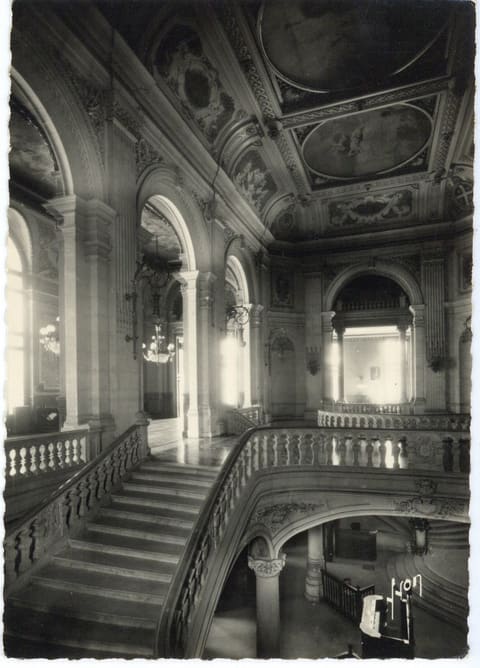 Grand Escalier et Foyer du Théâtre