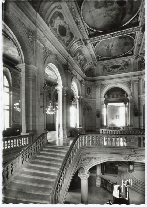Grand Escalier et Foyer du Théâtre
