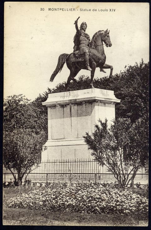 Statue de Louis x IV
