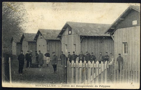 Entrée des Baraquements du Polygone