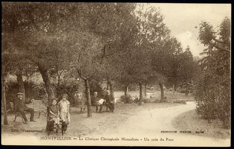 La Clinique Chirurgicale Mutualiste, Un coin du Parc