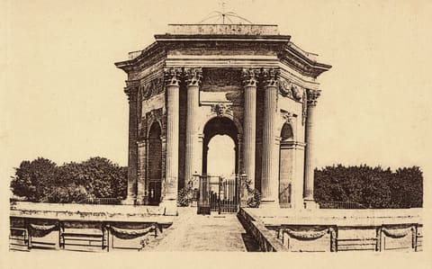 Le Château d'Eau vu de l'Aqueduc