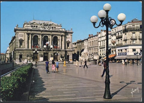 Hérault, La Place de la Comédie, le Théâtre et la Fontaine des Trois-Grâces
