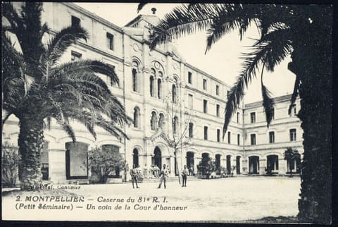 Caserne du 81e R.I. (Petit Séminaire), Un coin de la Cour d'honneur