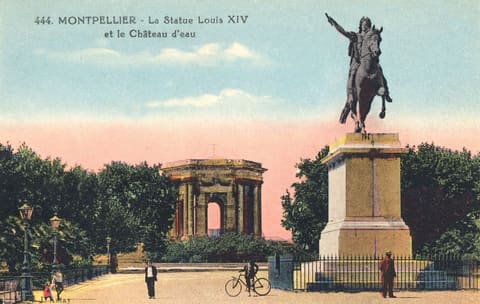 La Statue de Louis x IV et le Château d'Eau
