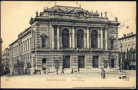 Le Théâtre