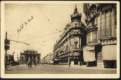 Hérault, Place de la Comédie, le Théâtre