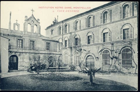 Institution Notre-Dame, Montpellier, Cour d'Entrée