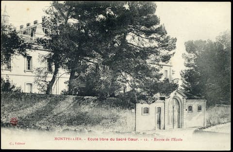 Ecole libre du Sacré-Coeur, Entrée de l'Ecole