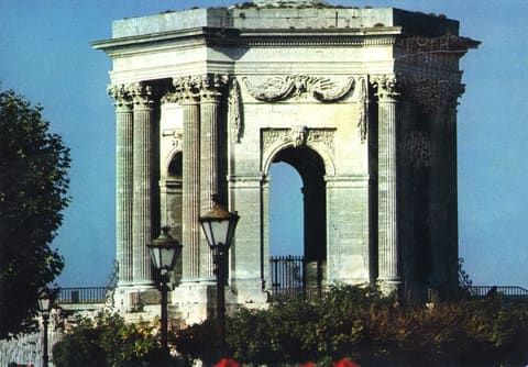 Le Château d'eau he x agonal