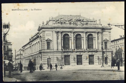 Le Théâtre