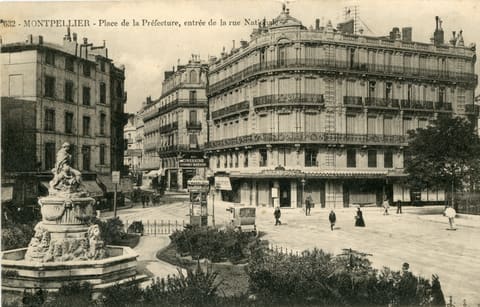 632, Montpellier, Place de la Préfecture, entrée de la Rue Nationale