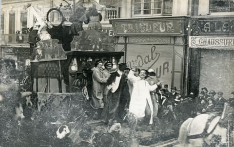 [Carnaval, Char des étudiants en Médecine, rue de la Loge]