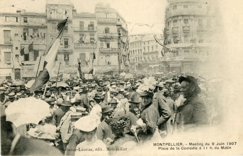 Meeting du 9 juin 1907, Place de la Comédie à 11h du matin