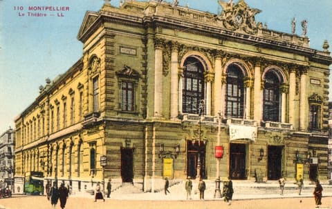 Le Théâtre
