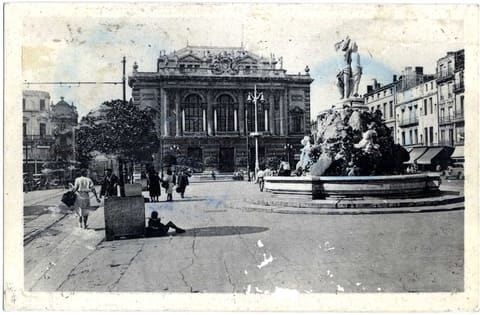 Le Théâtre
