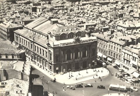Le Théâtre