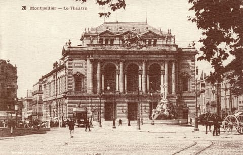 Le Théâtre