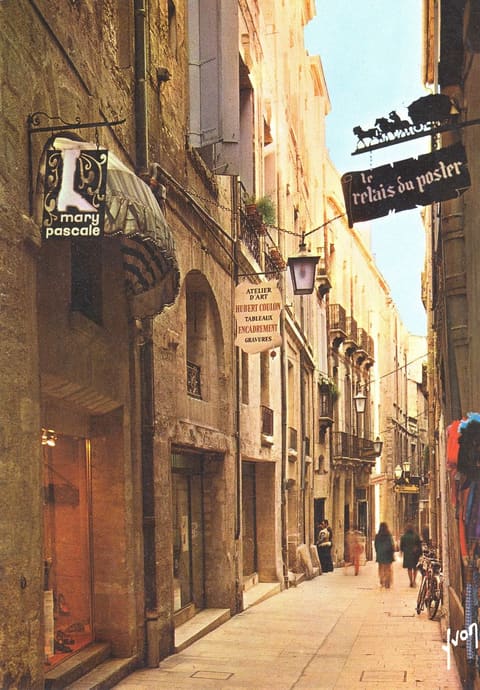 Rue de l'Ancien Courrier dans le vieu x Montpellier
