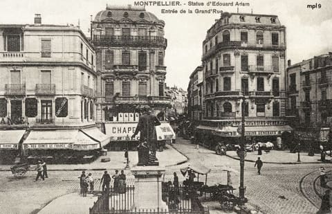 Statue d'Edouard Adam Entrée de la Grand Rue