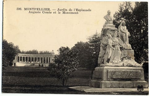 Jardin de l'Esplanade, Auguste Comte et le Monument