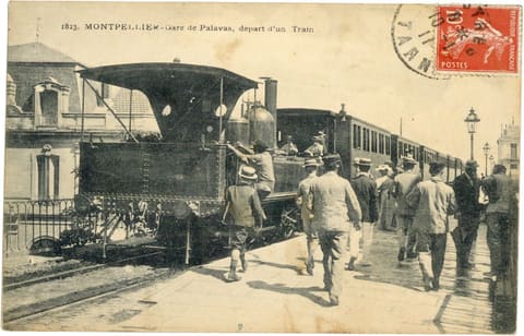 Gare de Palavas, départ d'un train