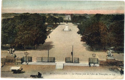 Le Peyrou pris de l'Arc de Triomphe