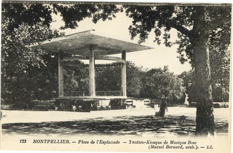 Place de l'Esplanade, Théâtre-Kiosque de Musique Bosc (Marcel Bernard, arch.)