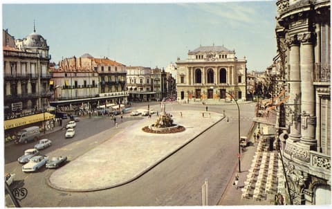 Place de la Comédie et la Théâtre