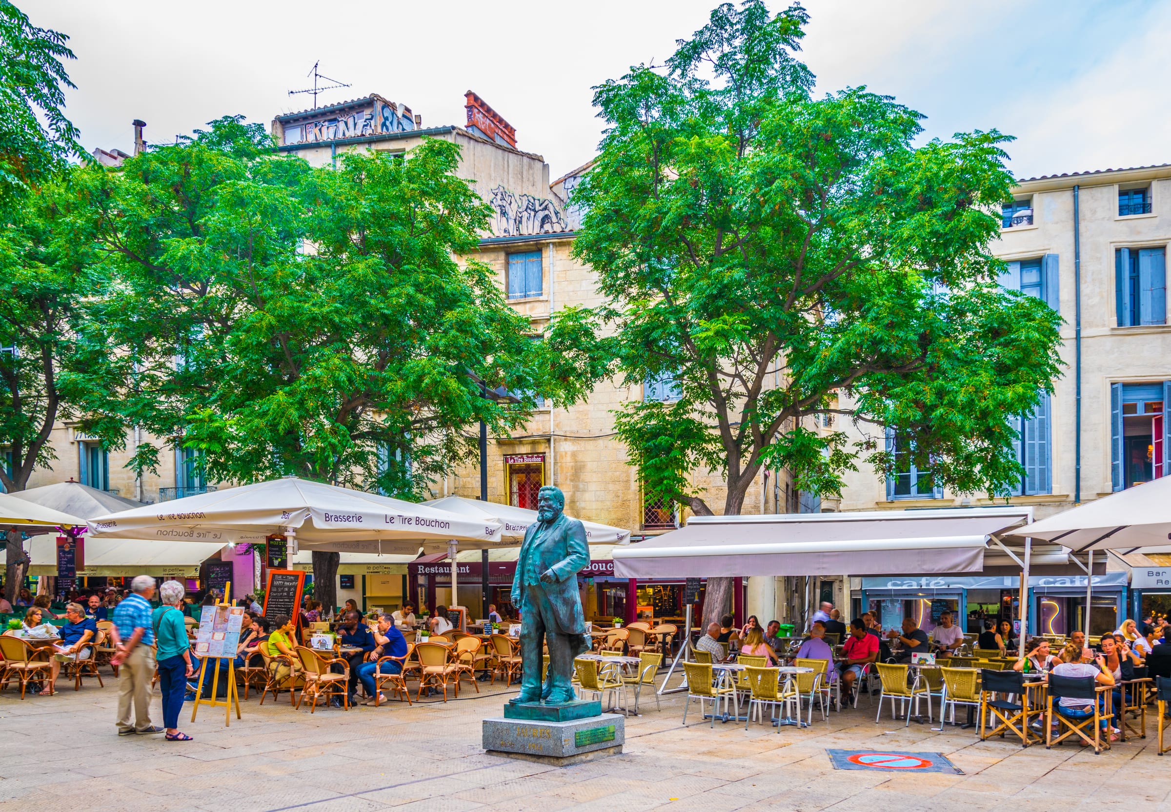 Les terrasses de la place Jean-Jaurès