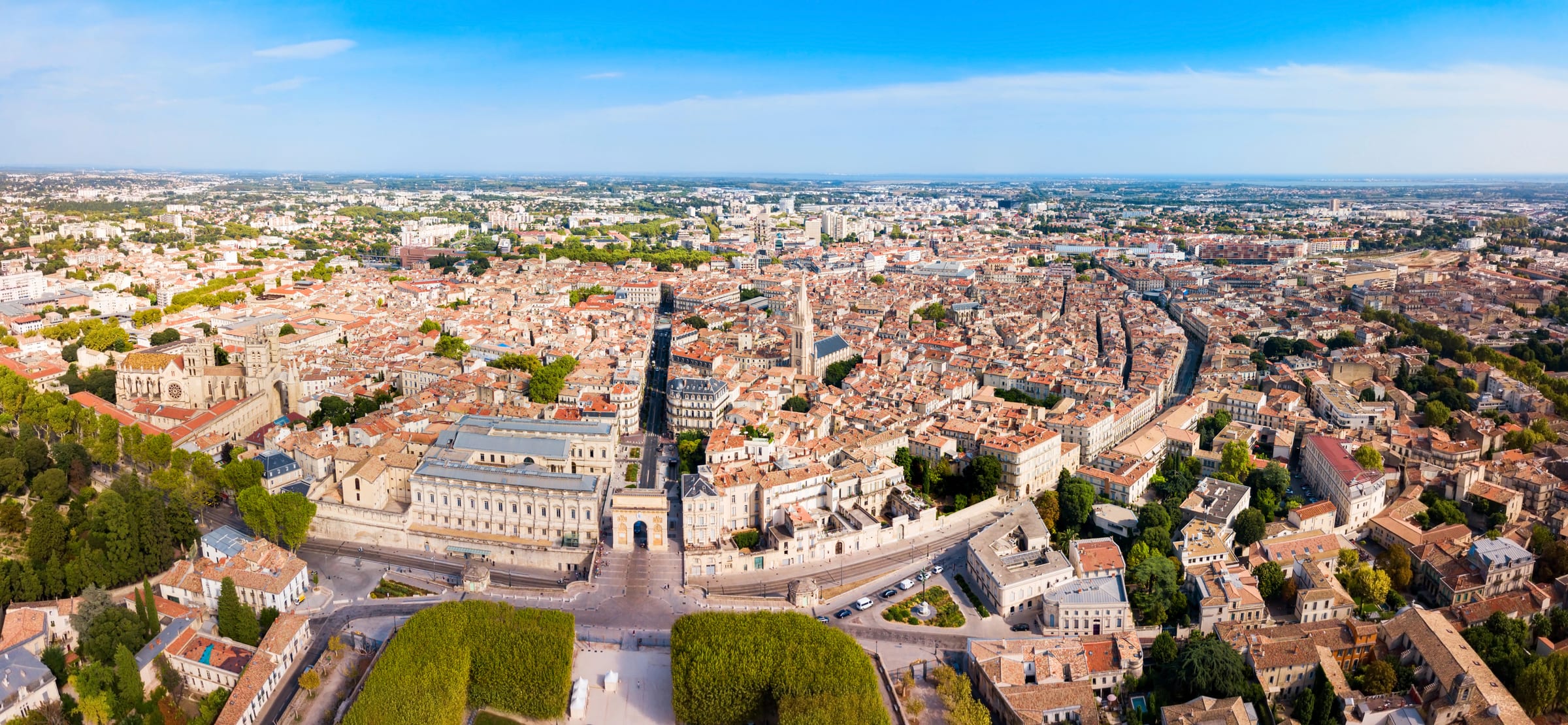 Montpellier vu du ciel, l'Écusson et la cathédrale