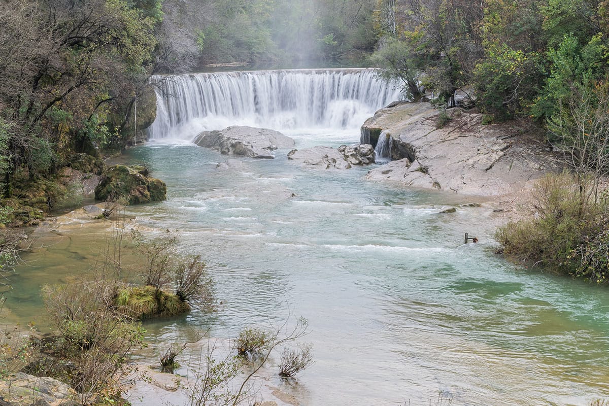 Cascade De La Vis : Un Joyau Naturel