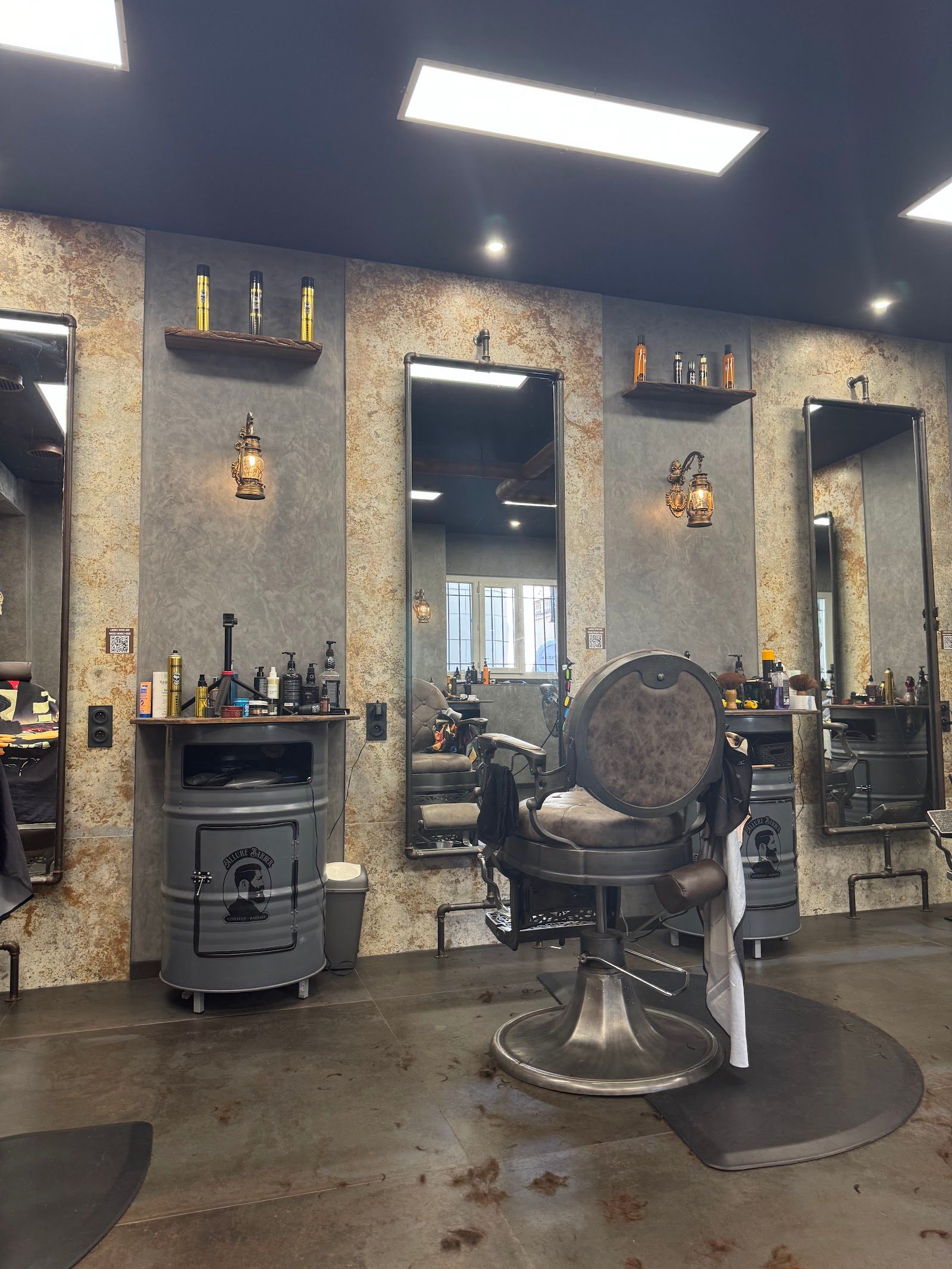 Allure Barber — Comédie