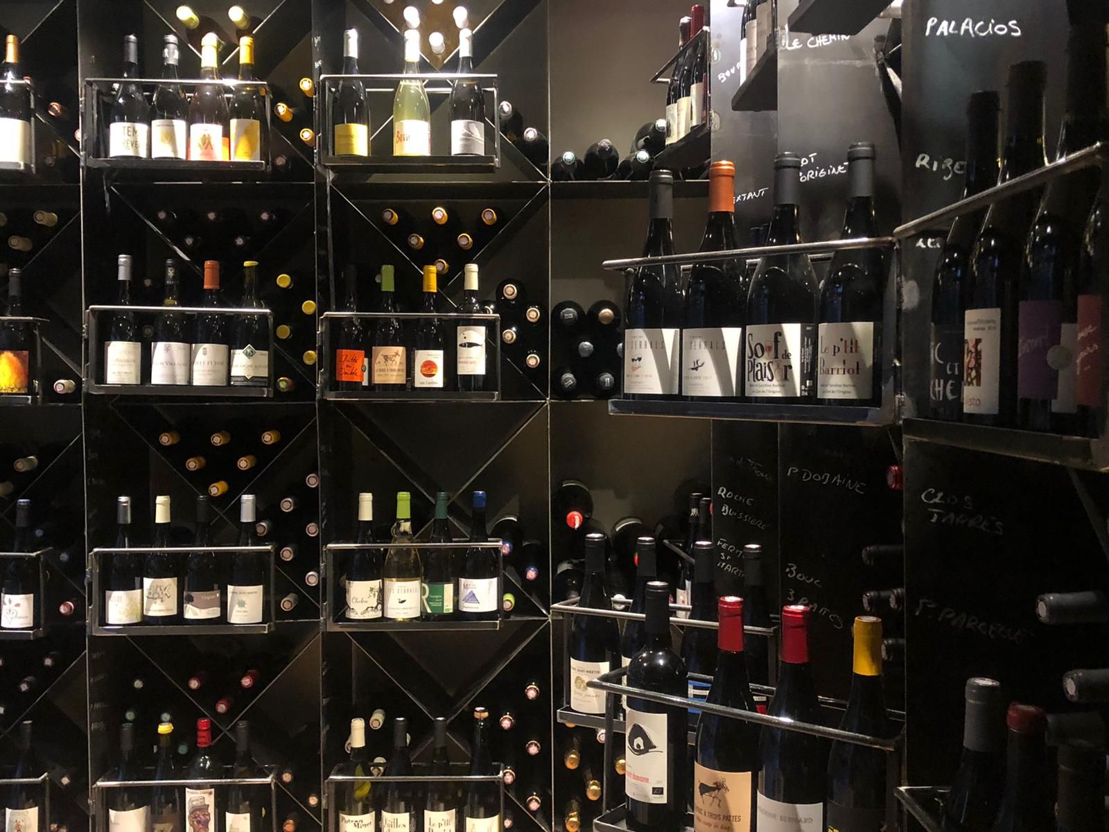 Augusta, vins d'auteurs — Écusson
