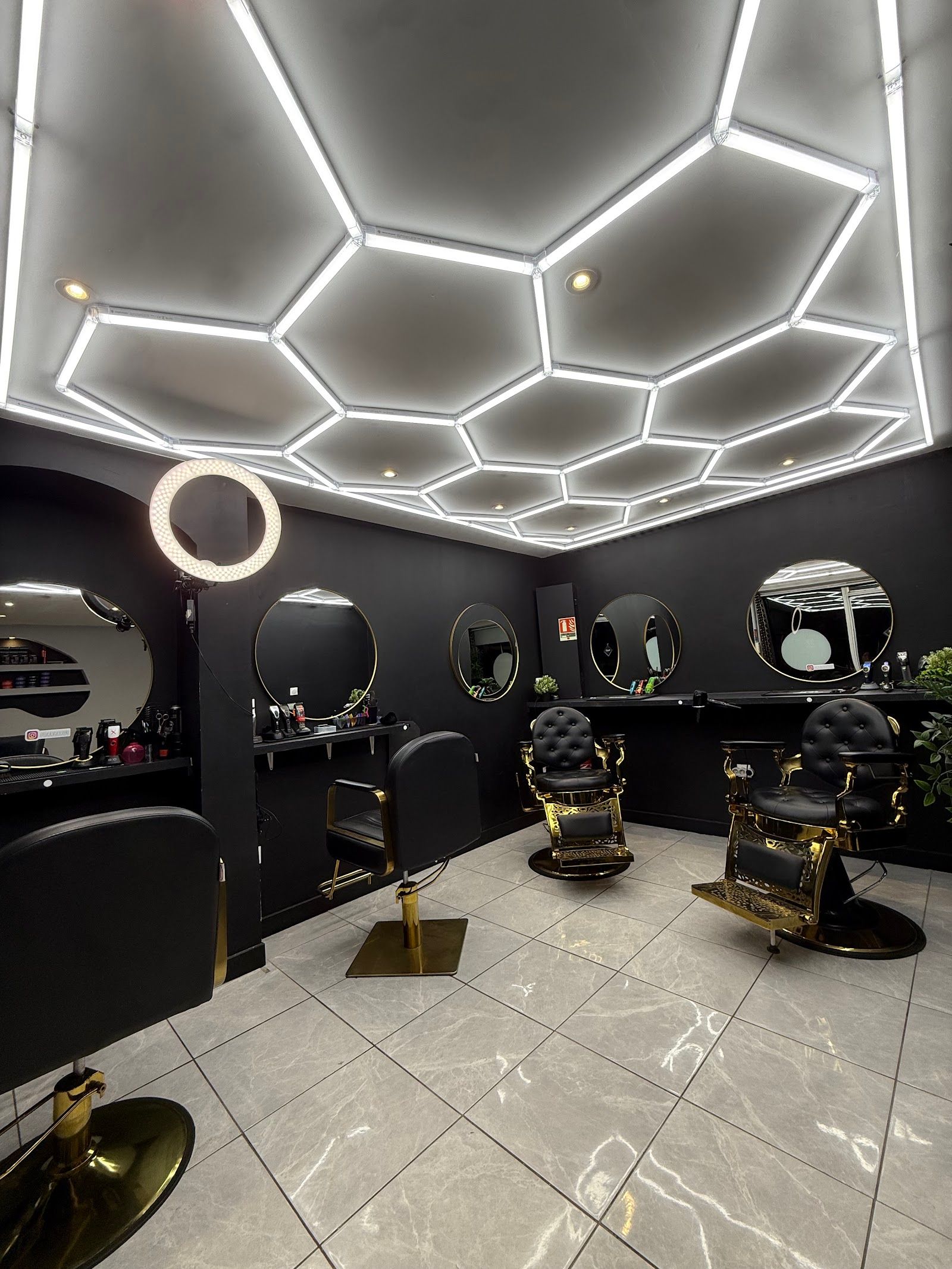 Barber Montpellier Haircut Factory - By Hugo & Faudel — Gare Saint-Roch