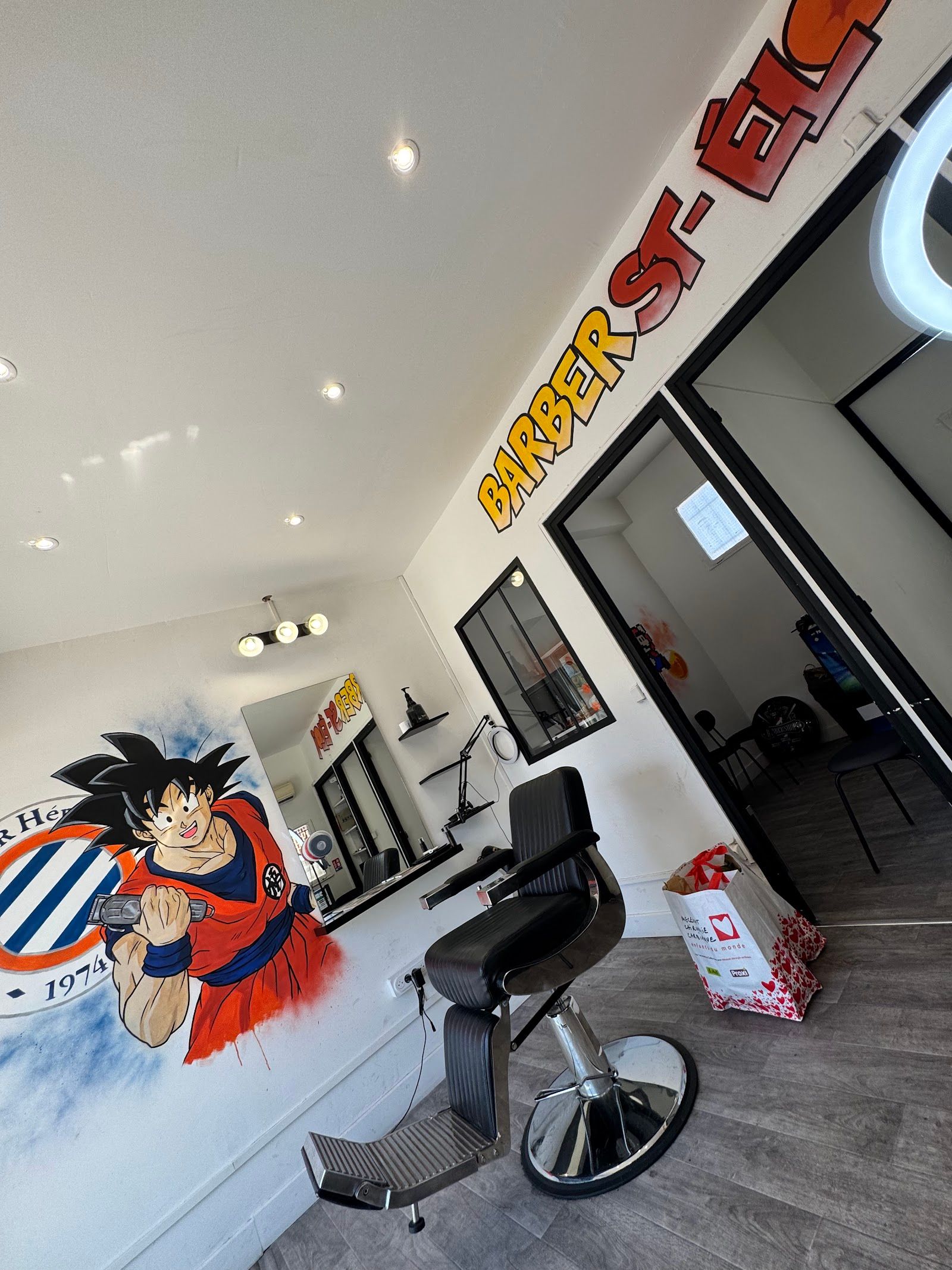 BARBER SHOP St-Éloi — Hôpitaux-Facultés
