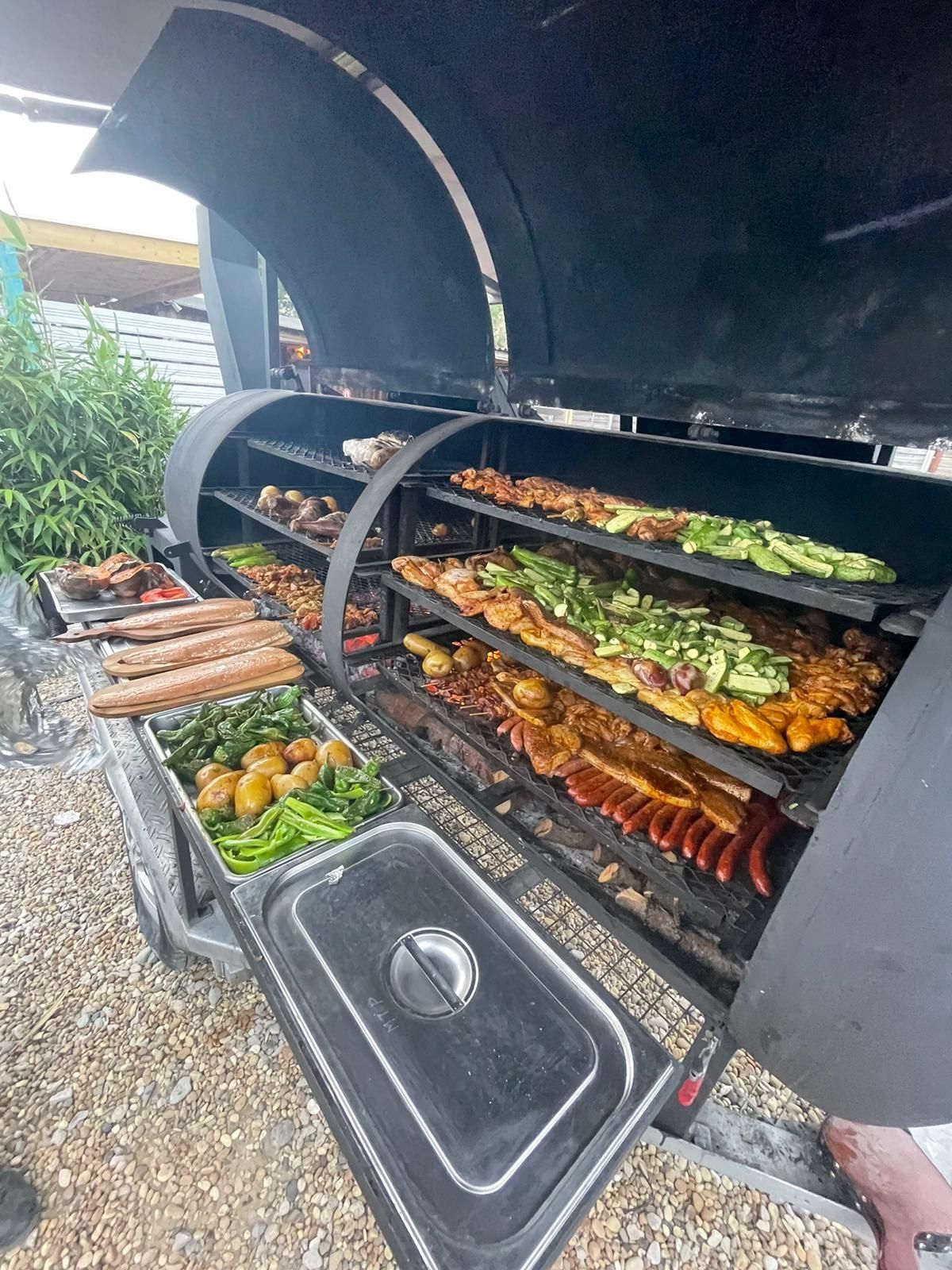 BBQ &GRILL MOBILE — La Mosson