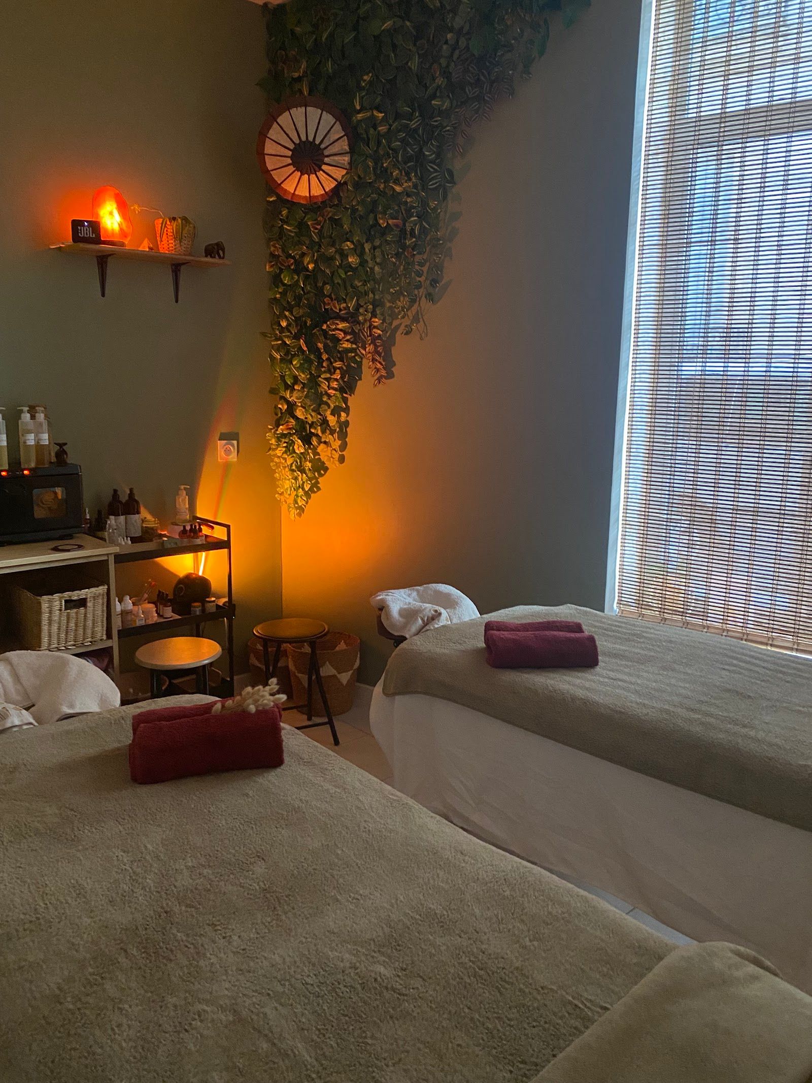 BEAUX-ARTS MASSAGE — Beaux-Arts