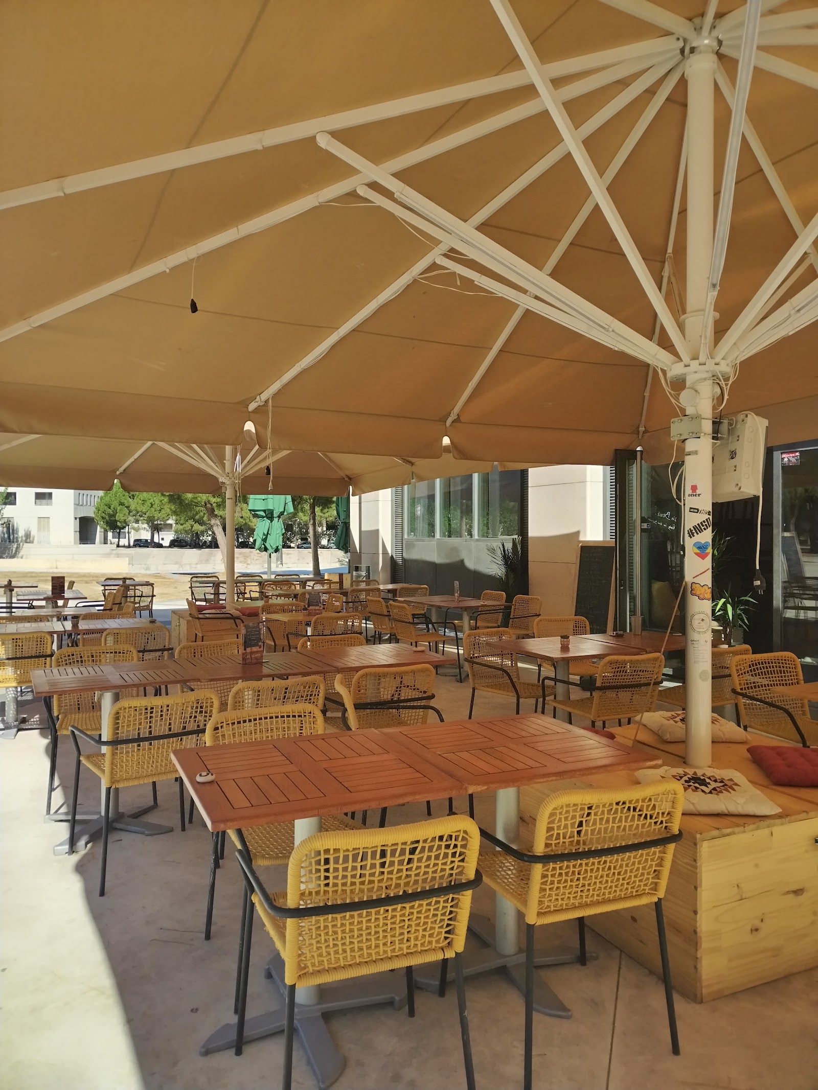 Chez lez Amis — Port Marianne