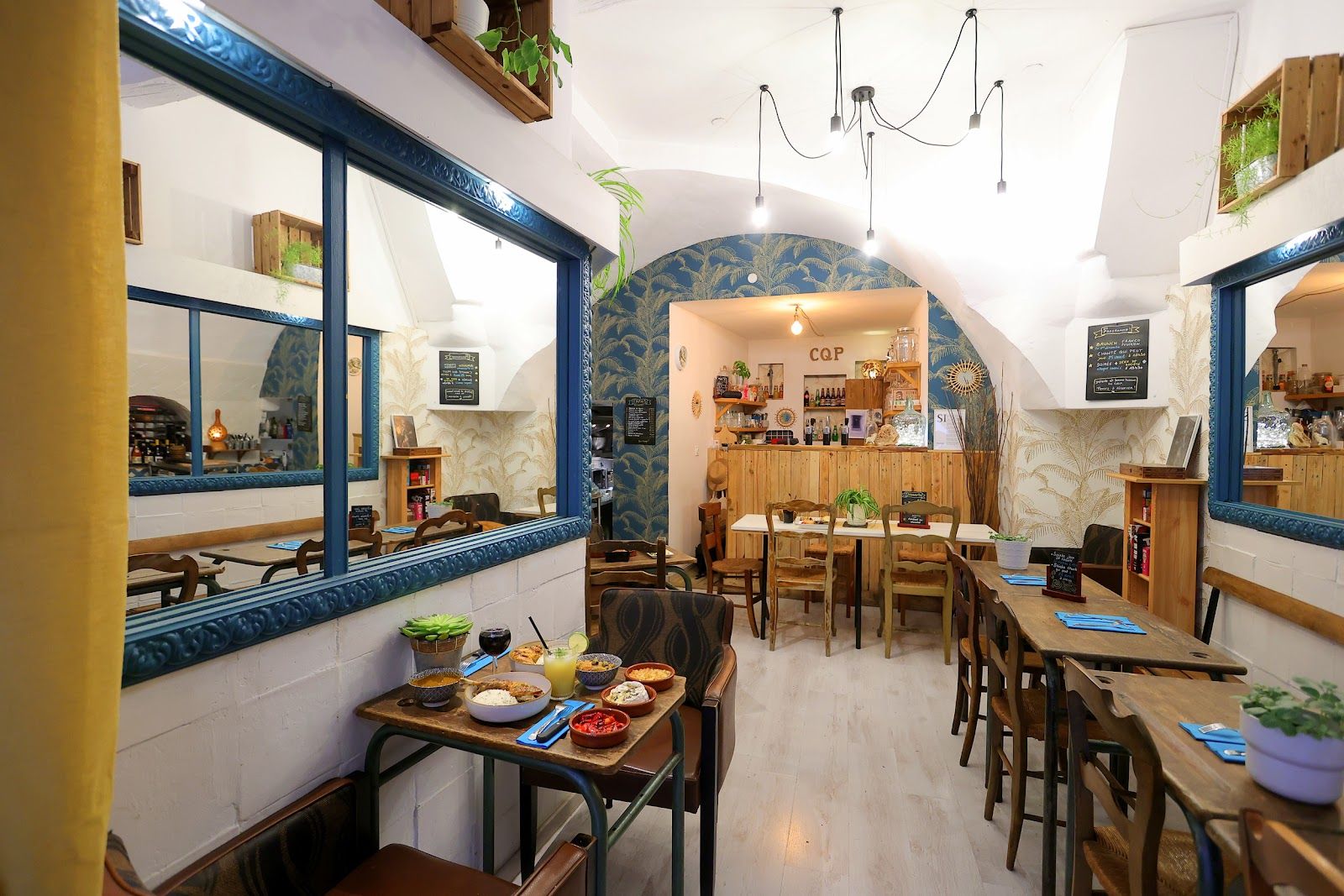 CQP - Brunch afro et tapas — Écusson