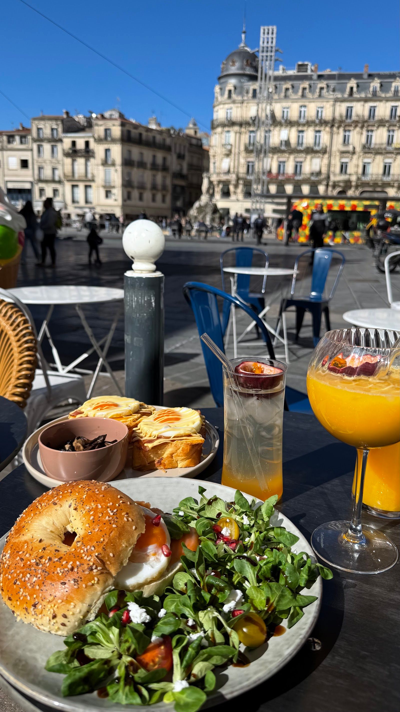 Fame café brunch — Comédie