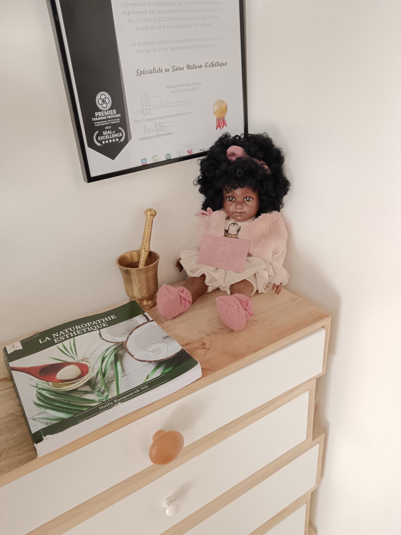 Haïfa Beauty by Haïfa Melliti – Épilation orientale au sucre & soins esthétiques. Inspiré de Mélodie de la Déesse — Écusson