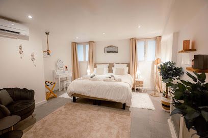 Suite romantique Vénusa avec jacuzzi — Comédie