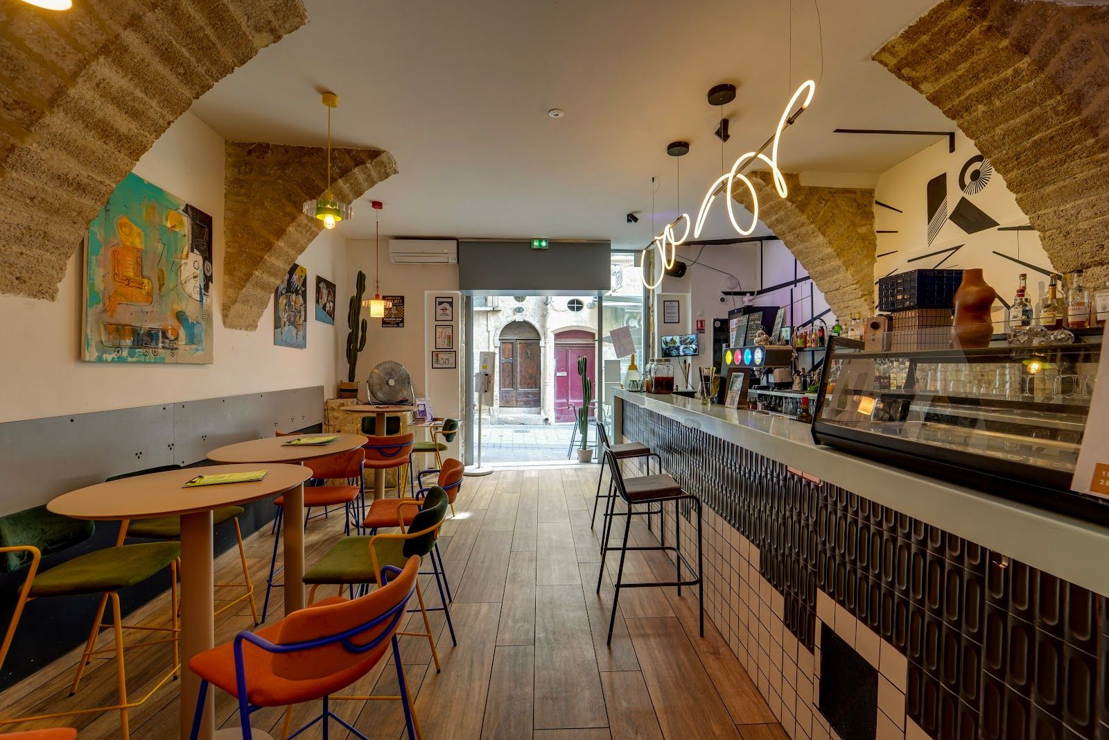 Kaleido Bar — Comédie