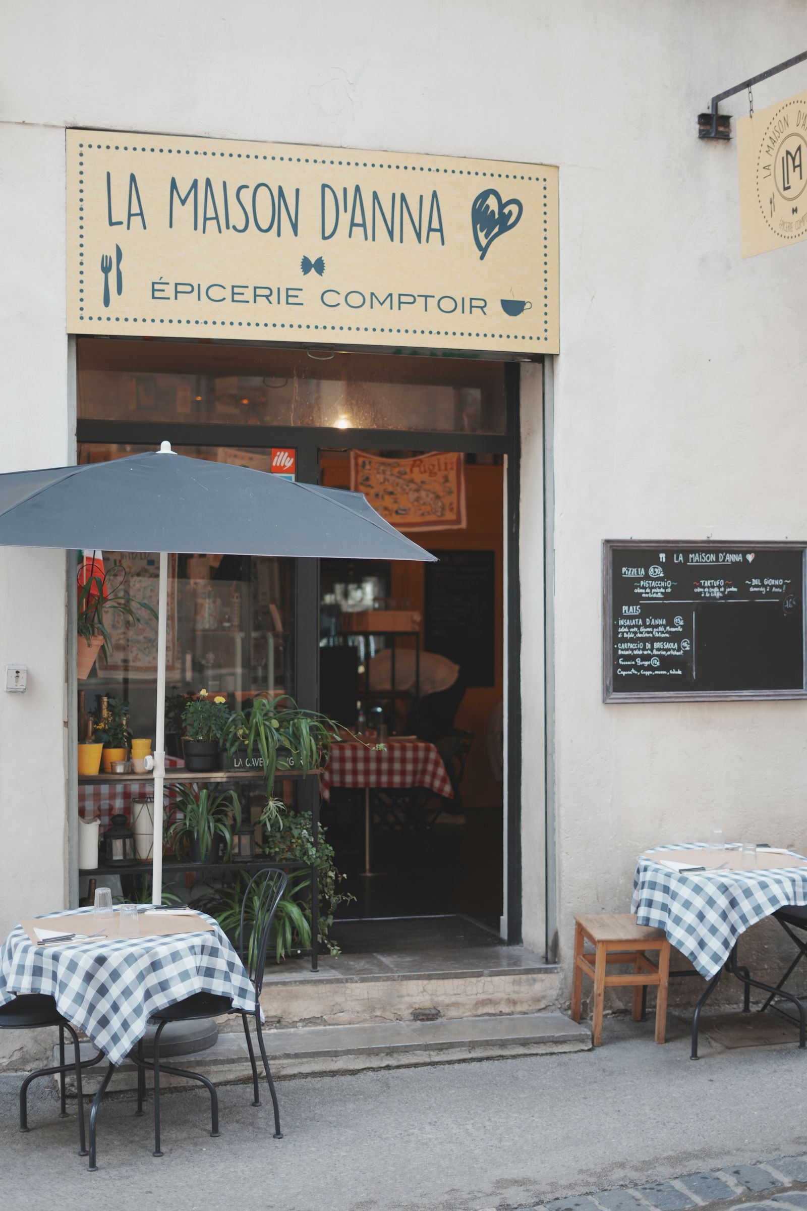 La Maison d´Anna — Comédie