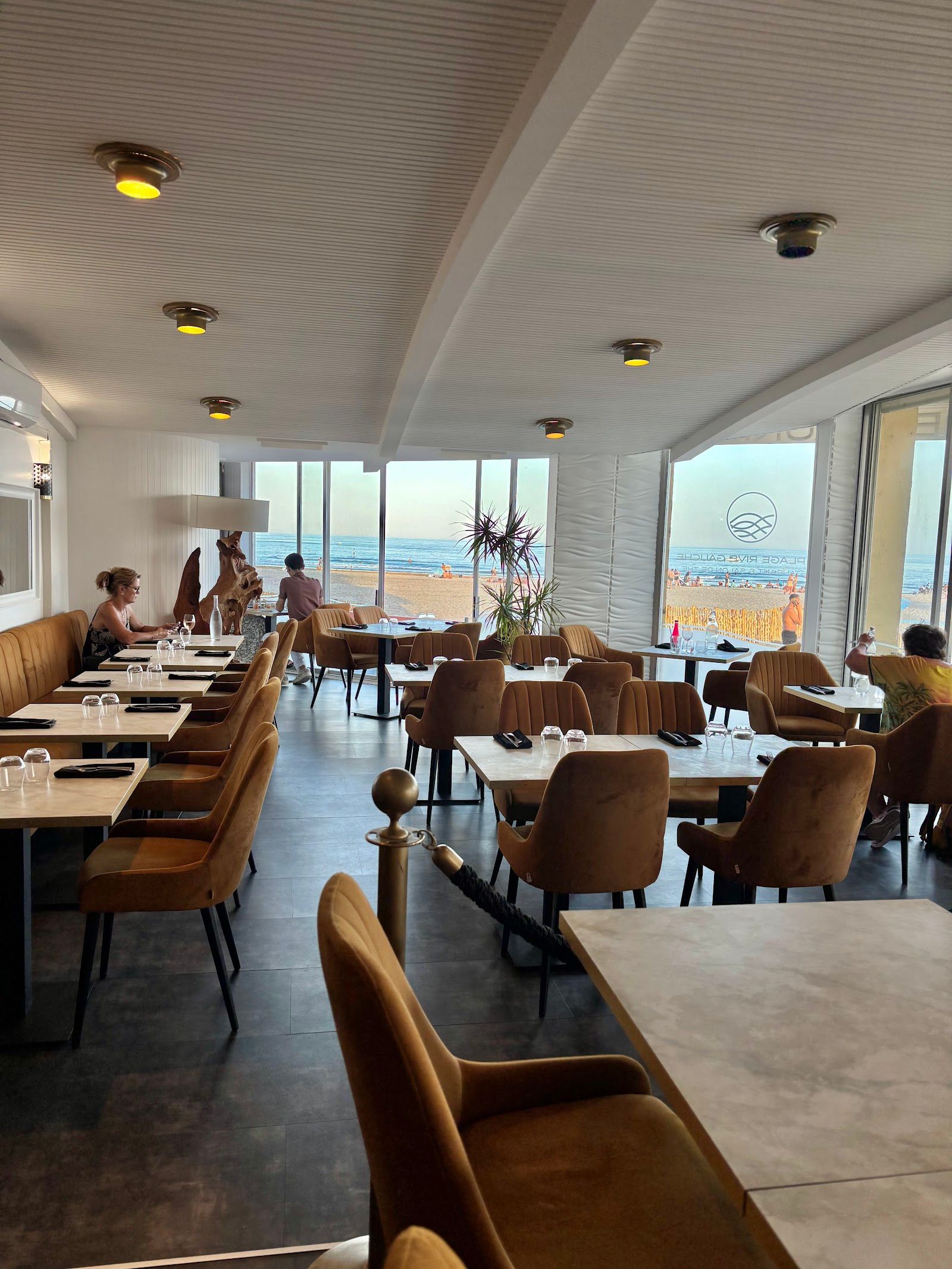 LA PLAGE RIVE GAUCHE — Palavas-les-Flots