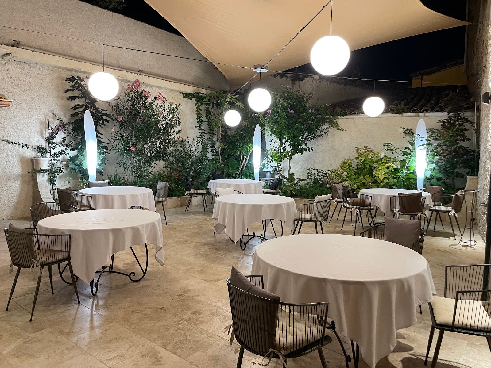 LA TABLE D' EMILIE — Marseillan